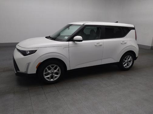 Snow White Pearl 2025 Kia Soul LX