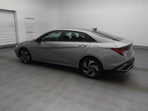 Fluid Metal 2025 Hyundai ELANTRA SEL