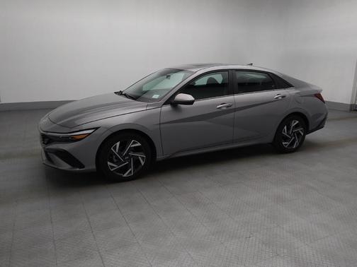 Fluid Metal 2025 Hyundai ELANTRA SEL