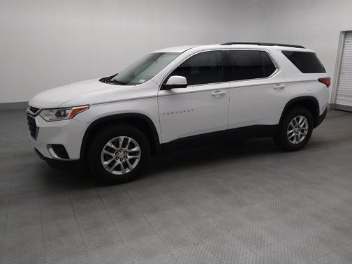 White 2021 Chevrolet Traverse LT Cloth