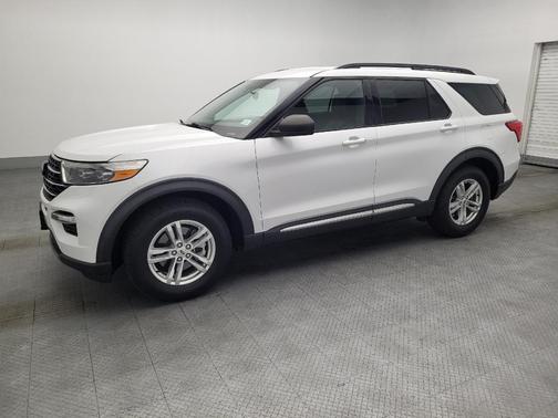 Oxford White 2020 Ford Explorer XLT