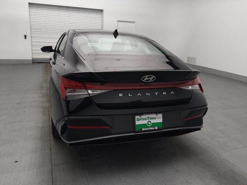 Abyss Black 2024 Hyundai ELANTRA SEL