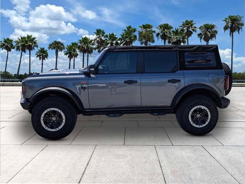 Carbonized Gray Metallic 2022 Ford Bronco Badlands