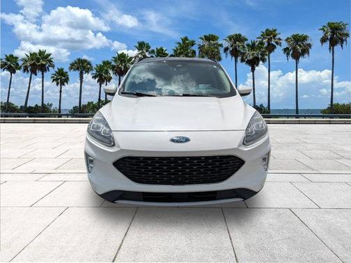 Star White Metallic Tri-Coat 2020 Ford Escape Titanium