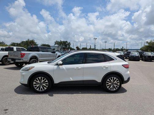 Star White Metallic Tri-Coat 2020 Ford Escape Titanium