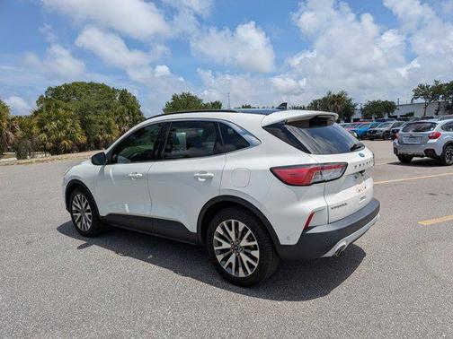 Star White Metallic Tri-Coat 2020 Ford Escape Titanium
