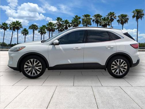 Star White Metallic Tri-Coat 2020 Ford Escape Titanium
