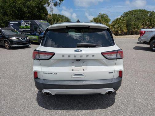 Star White Metallic Tri-Coat 2020 Ford Escape Titanium