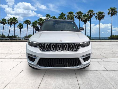 Bright White Clearcoat 2023 Jeep Grand Cherokee Summit