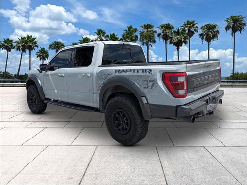 Avalanche 2023 Ford F-150 Raptor