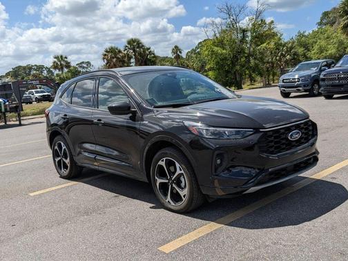 Black Metallic 2025 Ford Escape ST-Line Elite