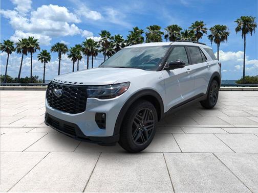 Space White Metallic 2026 Ford Explorer ST-Line