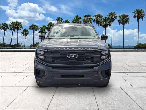 Dark Matter Gray Metallic 2026 Ford Expedition Max Active 4x4