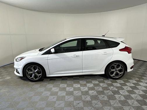 2017 Ford Focus ST ST