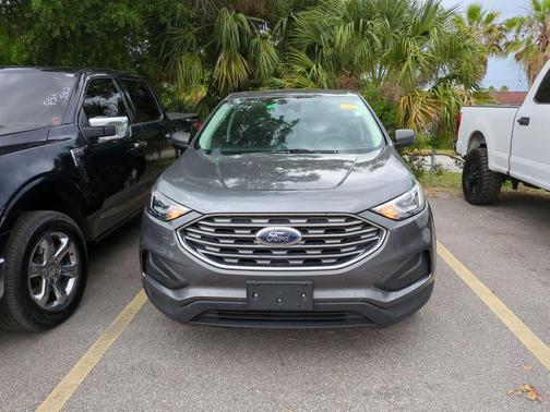 Carbonized Gray Metallic 2021 Ford Edge SE