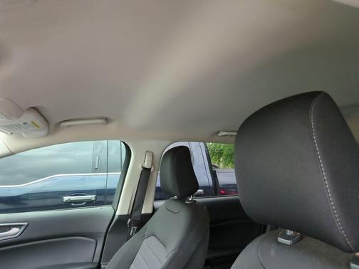 Carbonized Gray Metallic 2021 Ford Edge SE