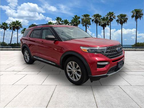 Rapid Red Metallic Tinted Clearcoat 2022 Ford Explorer XLT