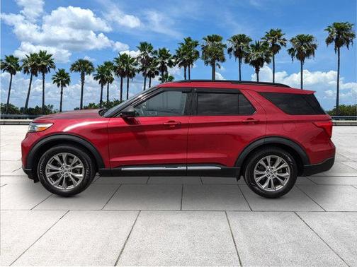 Rapid Red Metallic Tinted Clearcoat 2022 Ford Explorer XLT