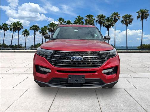 Rapid Red Metallic Tinted Clearcoat 2022 Ford Explorer XLT