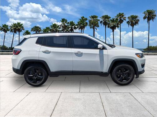 White Clearcoat 2018 Jeep Compass Latitude