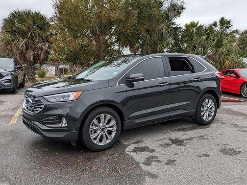 2022 Ford Edge Titanium