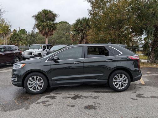 2022 Ford Edge Titanium