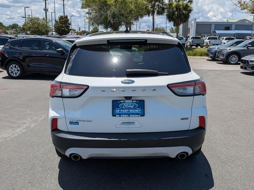 Star White Metallic Tri-Coat 2020 Ford Escape Titanium
