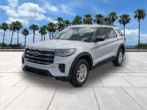 Space White Metallic 2026 Ford Explorer Active w/200A Pkg