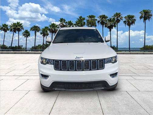 2022 Jeep Grand Cherokee Laredo