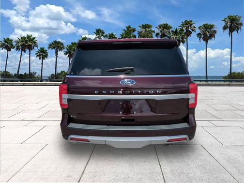 Jewel Red Metallic Tinted Clearcoat 2024 Ford Expedition XLT