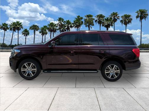 Jewel Red Metallic Tinted Clearcoat 2024 Ford Expedition XLT