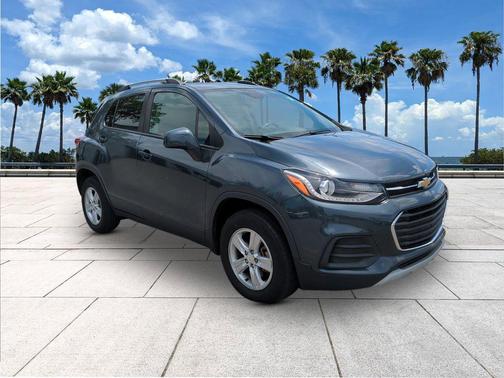 Shadow Gray Metallic 2021 Chevrolet Trax LT