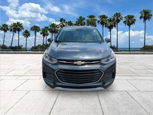 Shadow Gray Metallic 2021 Chevrolet Trax LT