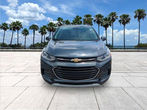 Shadow Gray Metallic 2021 Chevrolet Trax LT