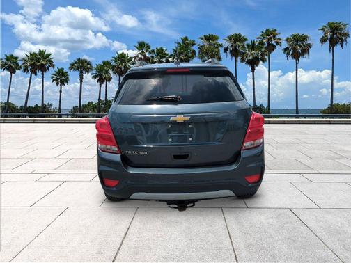 Shadow Gray Metallic 2021 Chevrolet Trax LT