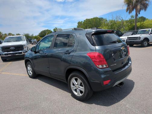 Shadow Gray Metallic 2021 Chevrolet Trax LT