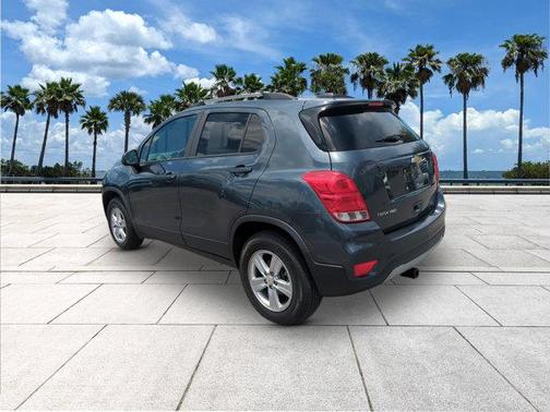 Shadow Gray Metallic 2021 Chevrolet Trax LT