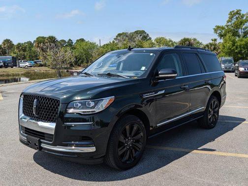 MANHATTAN GREEN MET PC 2024 Lincoln Navigator Black Label