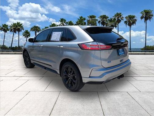 Iconic Silver Metallic 2024 Ford Edge SE