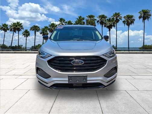 Iconic Silver Metallic 2024 Ford Edge SE
