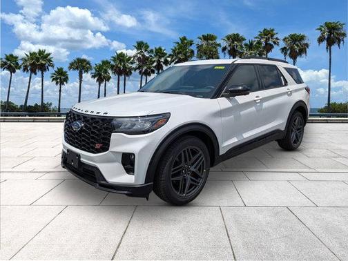 Star White Metallic Tri-Coat 2026 Ford Explorer ST