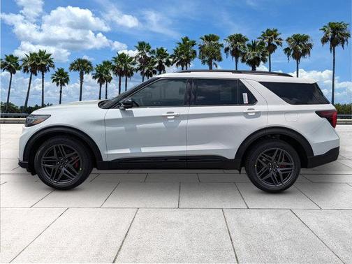 Star White Metallic Tri-Coat 2026 Ford Explorer ST