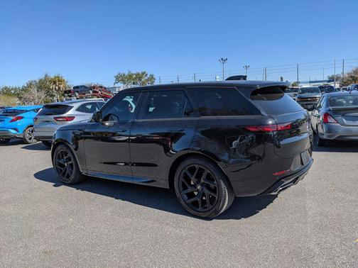 2024 Land Rover Range Rover Sport SE