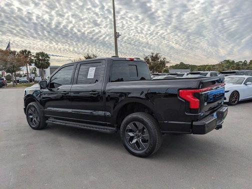 2025 Ford F-150 Lightning LARIAT