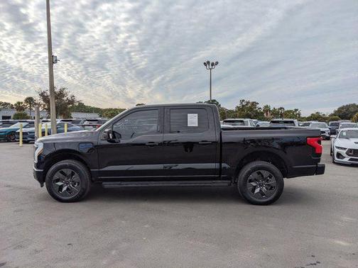 2025 Ford F-150 Lightning LARIAT