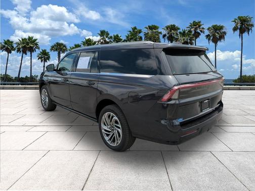 Starlight 2025 Lincoln Navigator Reserve