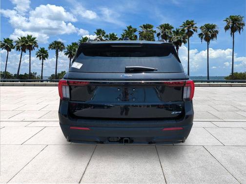 Agate Black Metallic 2026 Ford Explorer ST-Line
