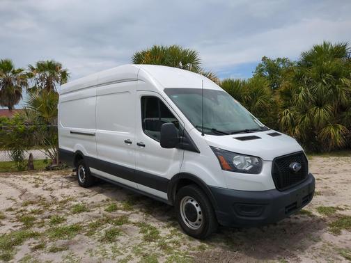 Oxford White 2023 Ford Transit-250 Base
