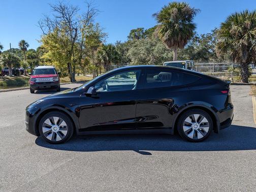 2023 Tesla Model Y Long Range Dual Motor All-Wheel Drive