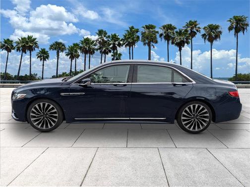 2017 Lincoln Continental Black Label